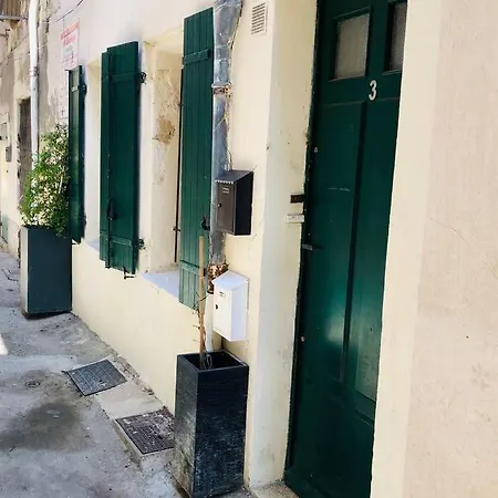 Appartement Studio Sérénité-La Roquette-Rue très calme à Arles Extérieur photo