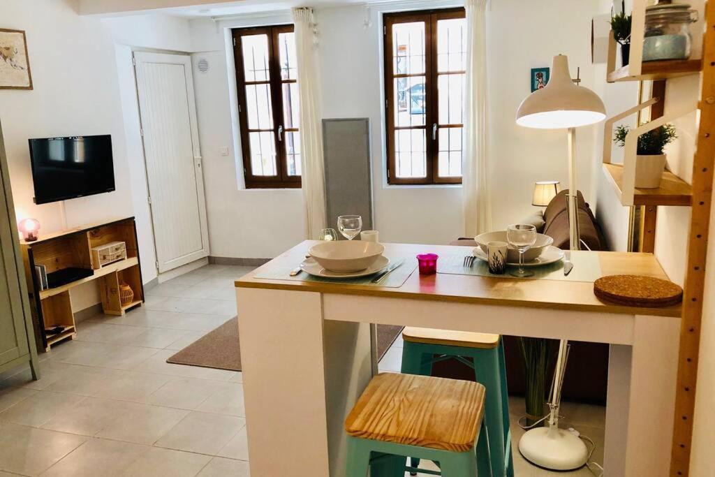 Studio Serenite-la Roquette-rue Tres Calme Apartment *